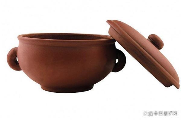 紫砂锅和陶瓷锅哪个更好?有啥区别